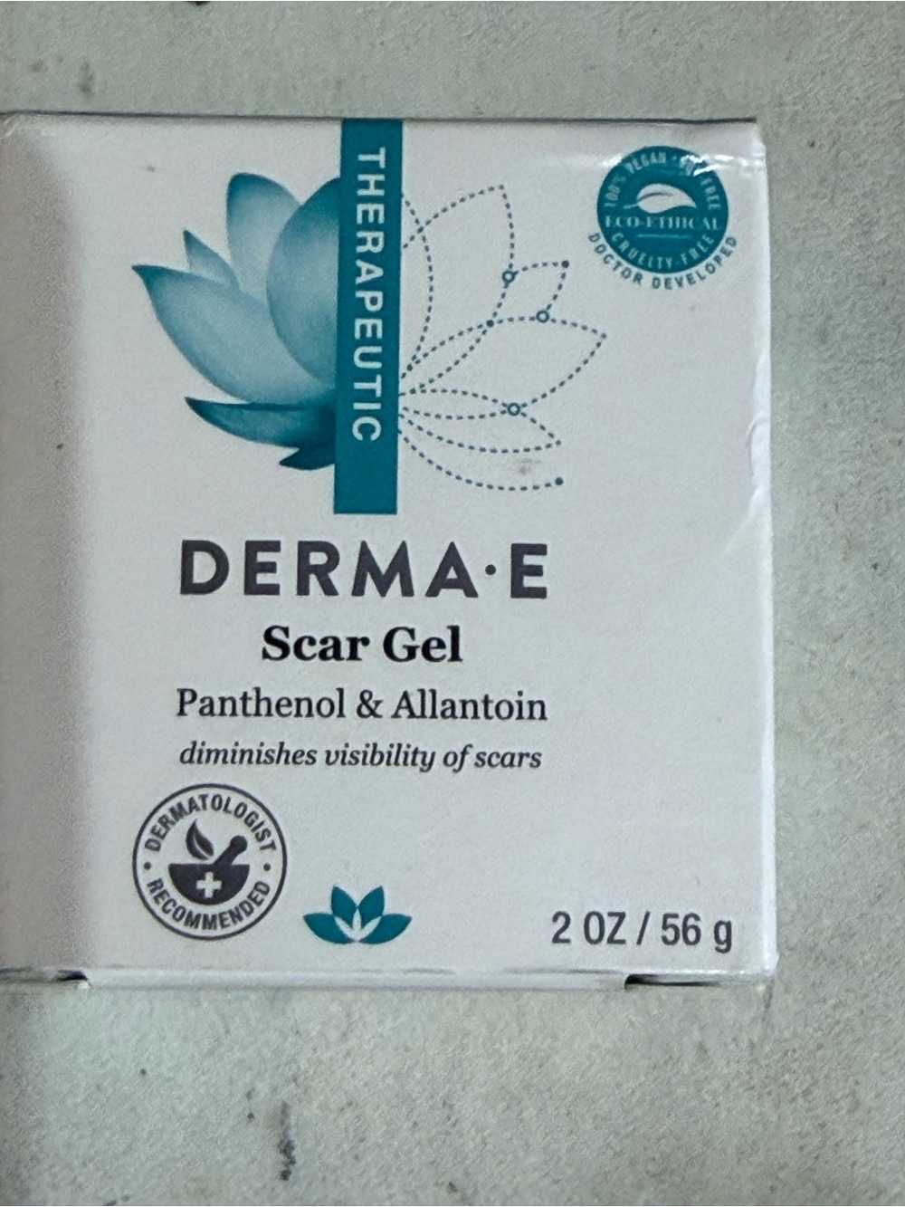 DERMA•E Scar Gel with Panthenol & Allantoin - White/Teal